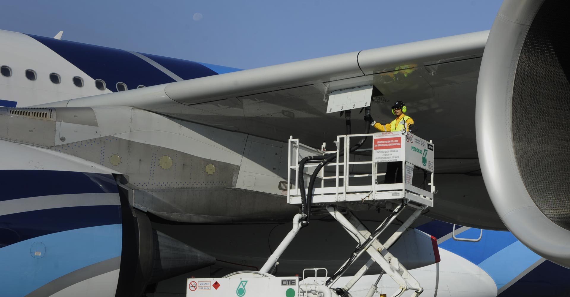 Aircraft maintenance crew